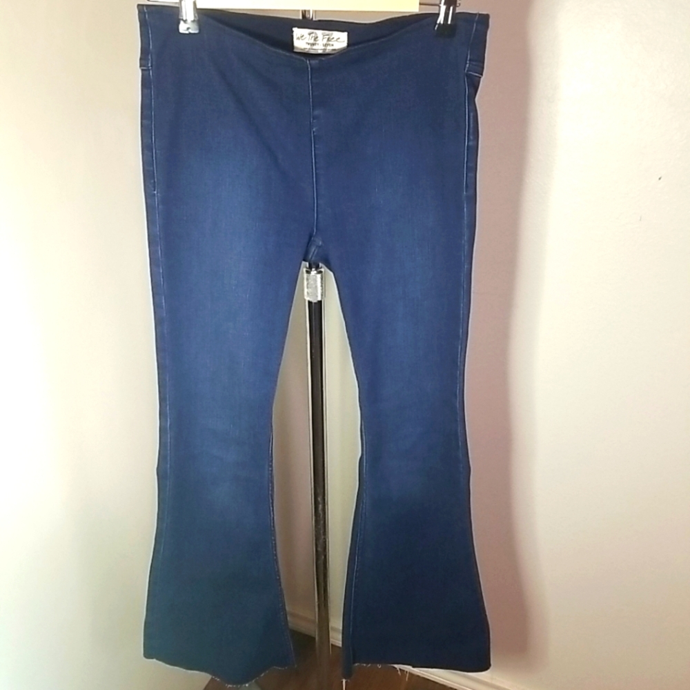 Free People We the Free Jeans Flare Pull on Jeggings style size 27 stretch